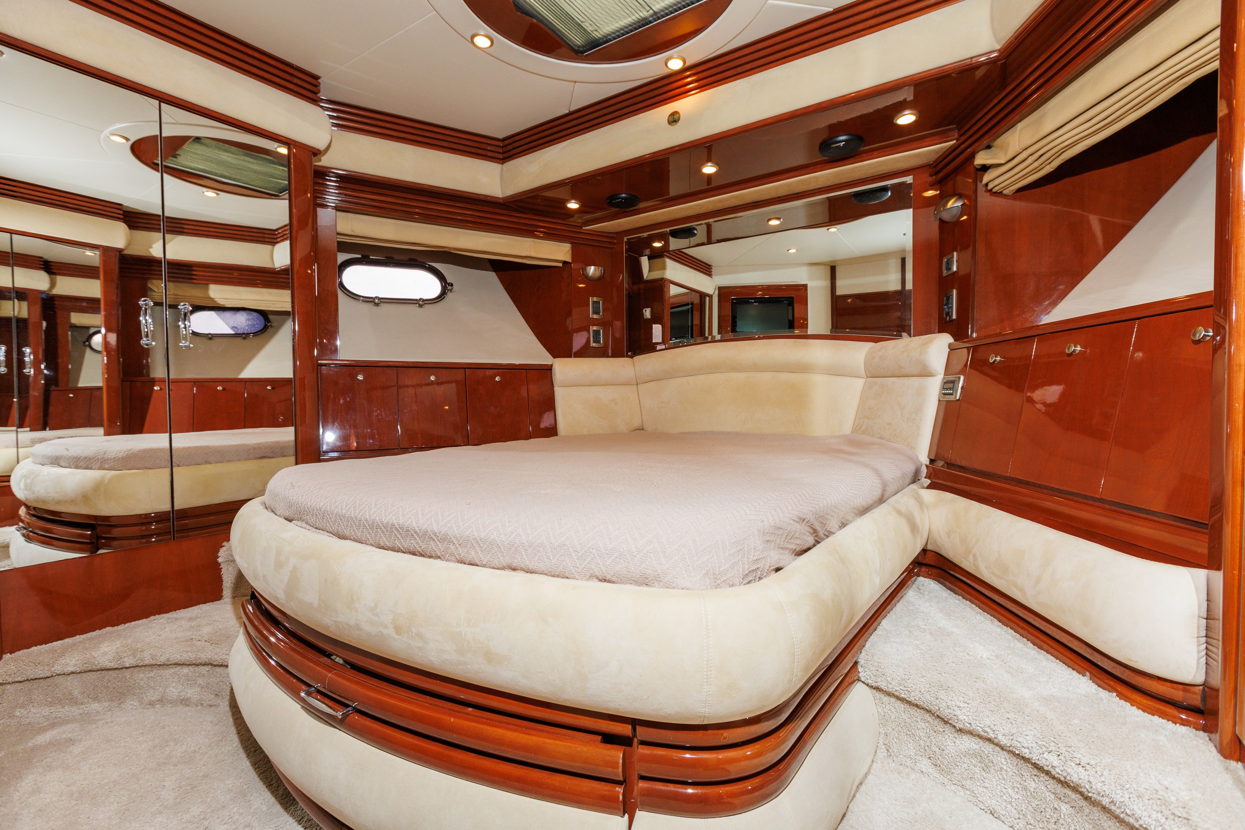MARQUIS 690